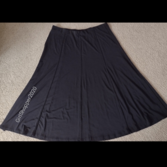 🐸Flowy Black Skirt - Picture 6 of 7